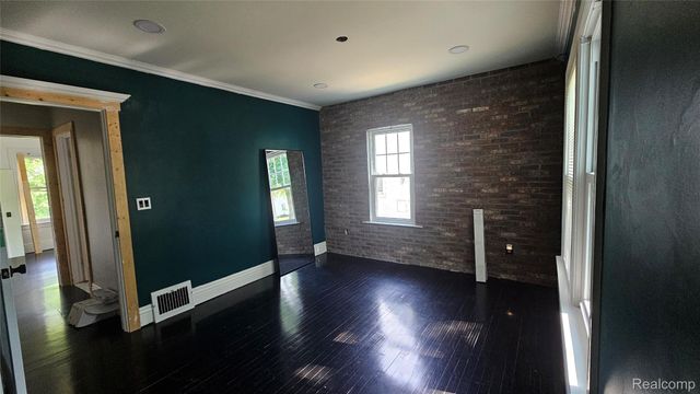 211 Starr Avenue, Pontiac, MI 48341
