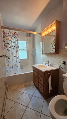 211 Starr Avenue, Pontiac, MI 48341