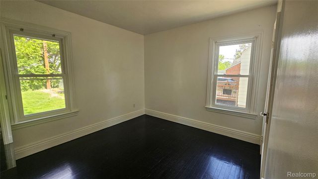 211 Starr Avenue, Pontiac, MI 48341