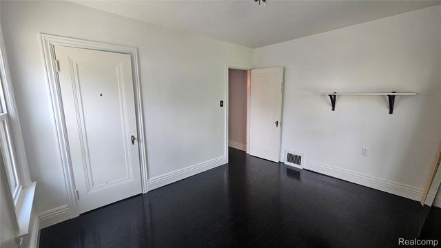 211 Starr Avenue, Pontiac, MI 48341