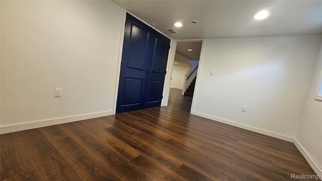 211 Starr Avenue, Pontiac, MI 48341