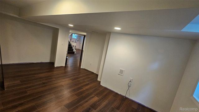 211 Starr Avenue, Pontiac, MI 48341