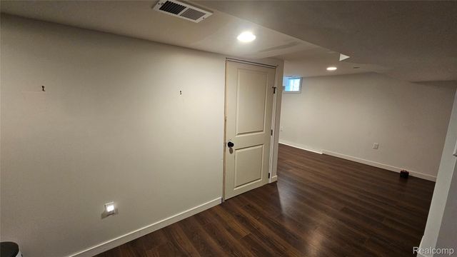 211 Starr Avenue, Pontiac, MI 48341