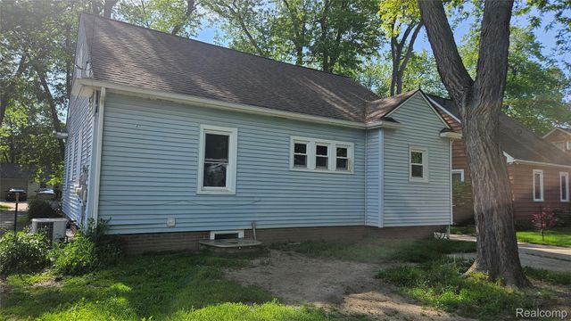 211 Starr Avenue, Pontiac, MI 48341