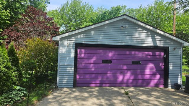 211 Starr Avenue, Pontiac, MI 48341