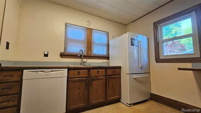 211 Starr Avenue, Pontiac, MI 48341