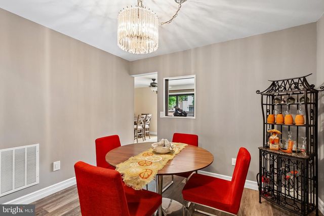 885 JAMESTOWN, East Windsor, NJ 08520