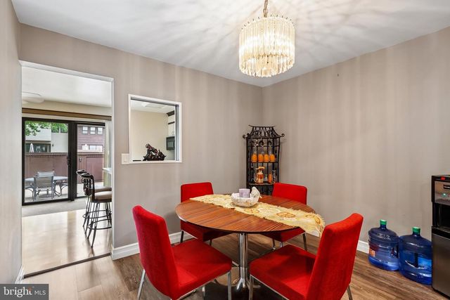 885 JAMESTOWN, East Windsor, NJ 08520
