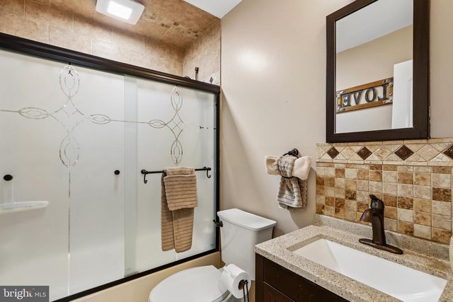 885 JAMESTOWN, East Windsor, NJ 08520
