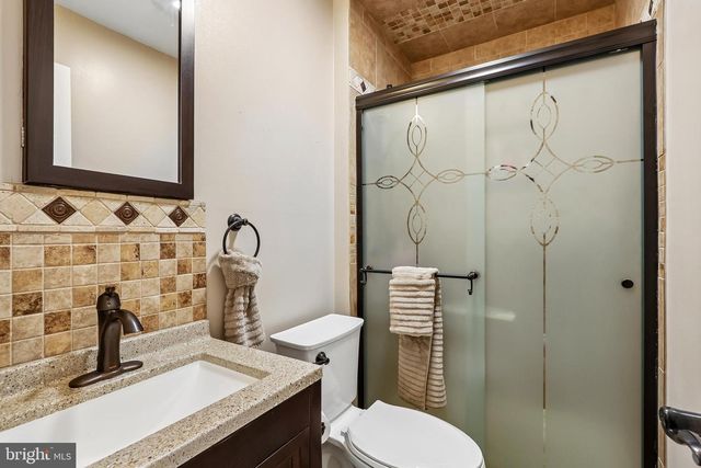 885 JAMESTOWN, East Windsor, NJ 08520