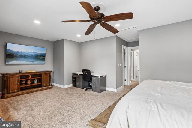 885 JAMESTOWN, East Windsor, NJ 08520