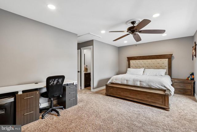 885 JAMESTOWN, East Windsor, NJ 08520