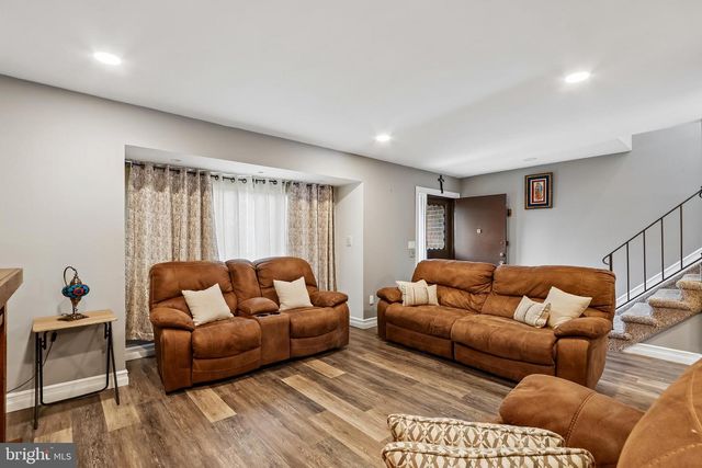885 JAMESTOWN, East Windsor, NJ 08520