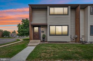 885 JAMESTOWN, East Windsor, NJ 08520