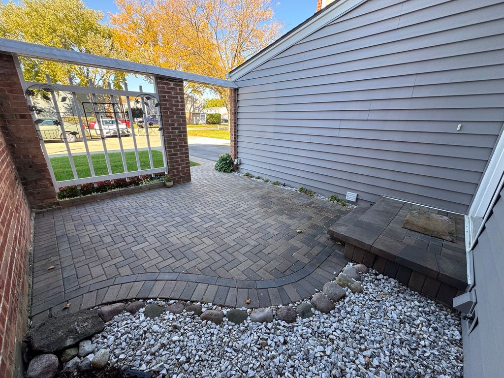 447 Buckeye Drive, Wheeling, IL 60090 — photo 3
