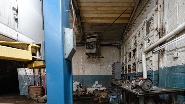 13118 Gratiot Avenue, Detroit, MI 48205