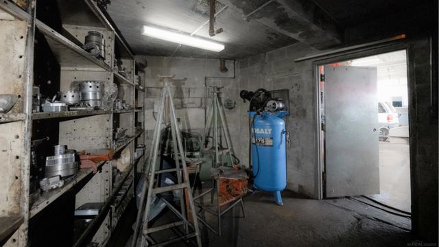 13118 Gratiot Avenue, Detroit, MI 48205