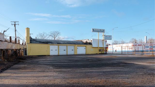 13118 Gratiot Avenue, Detroit, MI 48205