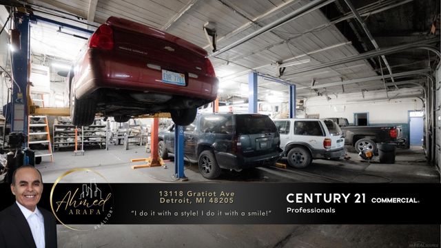 13118 Gratiot Avenue, Detroit, MI 48205