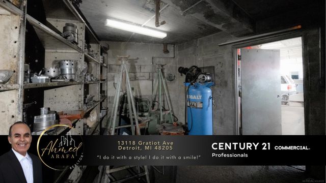 13118 Gratiot Avenue, Detroit, MI 48205