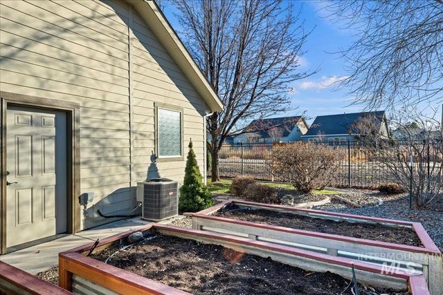 423 E Gannett, Meridian, ID 83642