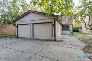 1021 Valley Side Drive, Maumee, OH 43537