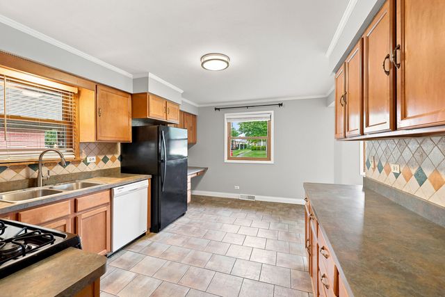 1113 S Haddow Avenue, Arlington Heights, IL 60005
