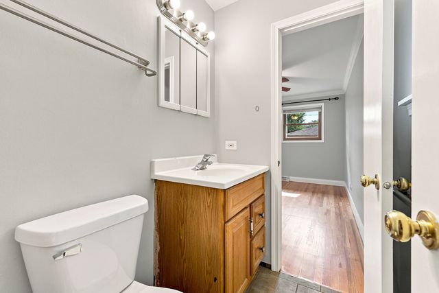 1113 S Haddow Avenue, Arlington Heights, IL 60005