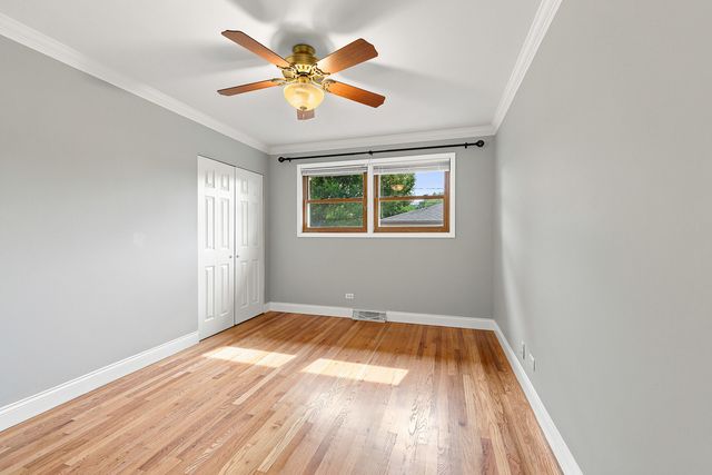 1113 S Haddow Avenue, Arlington Heights, IL 60005