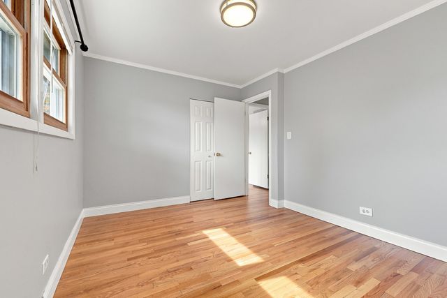 1113 S Haddow Avenue, Arlington Heights, IL 60005