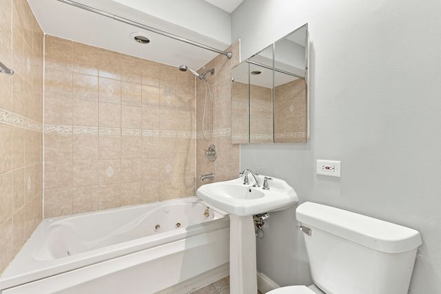1113 S Haddow Avenue, Arlington Heights, IL 60005