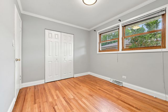 1113 S Haddow Avenue, Arlington Heights, IL 60005