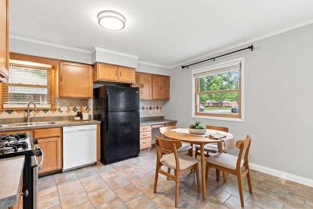 1113 S Haddow Avenue, Arlington Heights, IL 60005