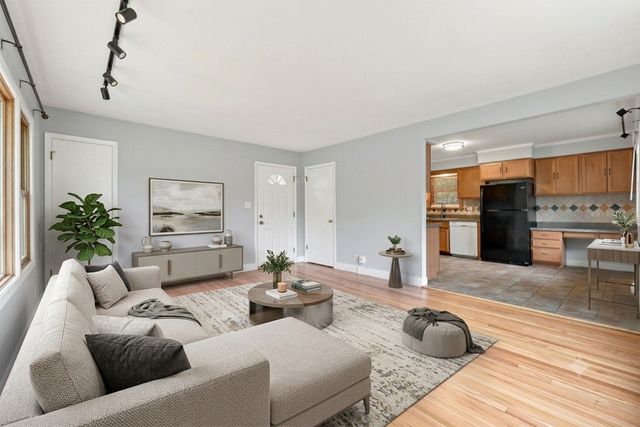 1113 S Haddow Avenue, Arlington Heights, IL 60005
