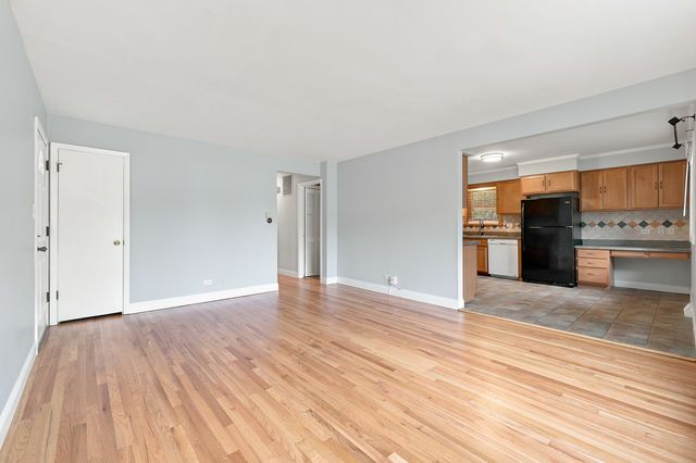 1113 S Haddow Avenue, Arlington Heights, IL 60005