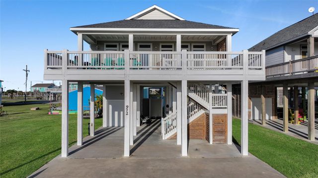 972 Pelican Lane, Crystal Beach, TX 77650