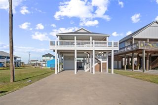 972 Pelican Lane, Crystal Beach, TX 77650