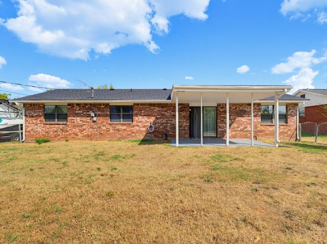 406 14th Place, Rogers, AR 72756
