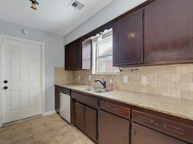 406 14th Place, Rogers, AR 72756