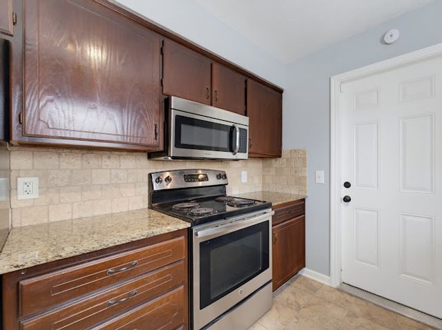 406 14th Place, Rogers, AR 72756