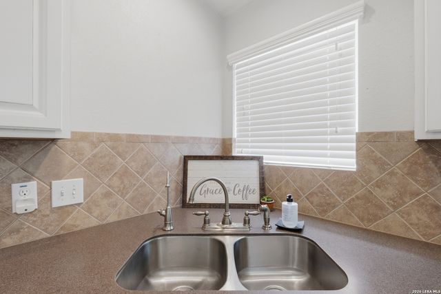 1003 Lariat, San Antonio, TX 78260