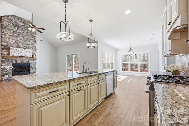 4582 Sagittarius Circle, Denver, NC 28037