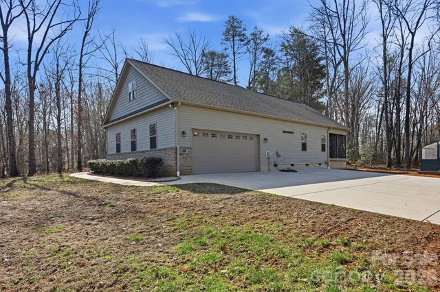 4582 Sagittarius Circle, Denver, NC 28037
