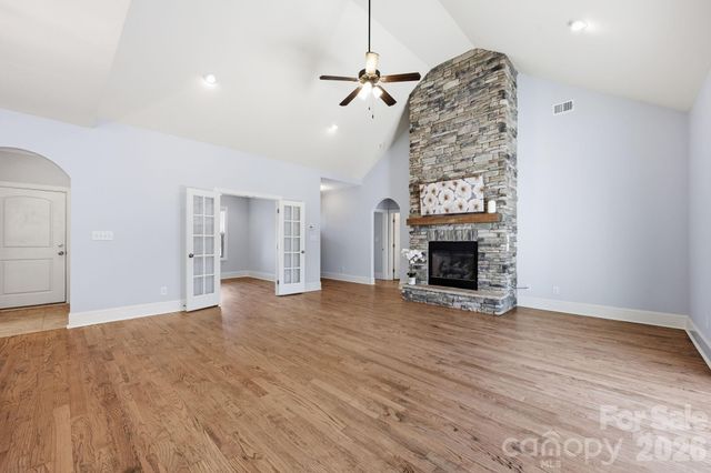 4582 Sagittarius Circle, Denver, NC 28037