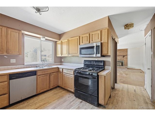 1404 S Vaughn Cir, Aurora, CO 80012