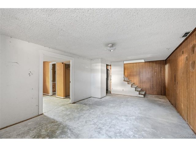 1404 S Vaughn Cir, Aurora, CO 80012