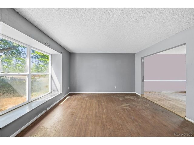1404 S Vaughn Cir, Aurora, CO 80012