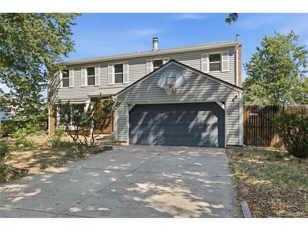 1404 S Vaughn Cir, Aurora, CO 80012