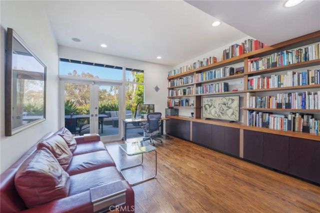 2404 Laurel Avenue, Manhattan Beach, CA 90266