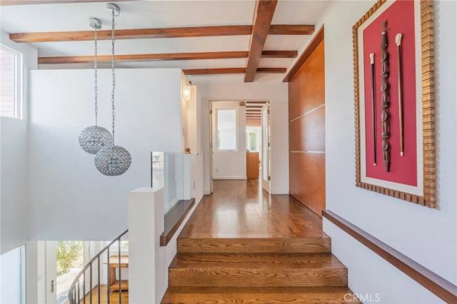 2404 Laurel Avenue, Manhattan Beach, CA 90266